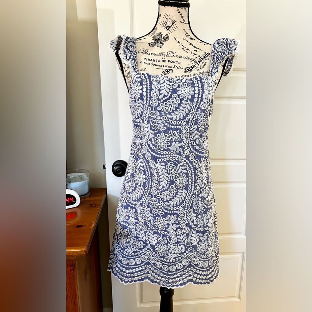 Alice + Olivia Blue and White Lace Dress - Picture 2 of 9